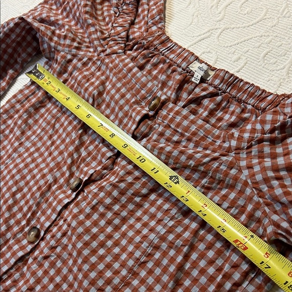 Madewell Off Shoulder Checkered Button-Up Blouse. Size 2 - Picture 7 of 9
